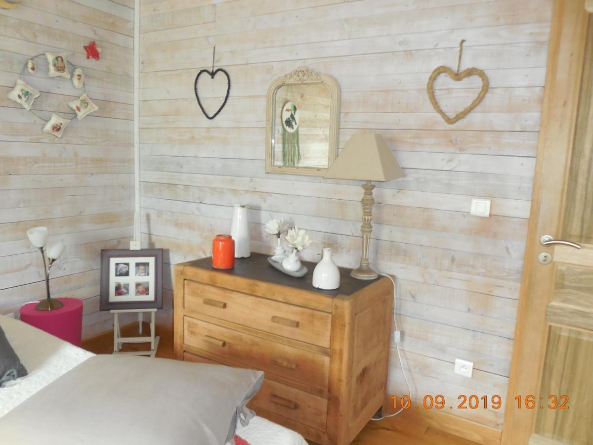 La maison bleue LʼIsle-sur-la-Sorgue Extérieur photo