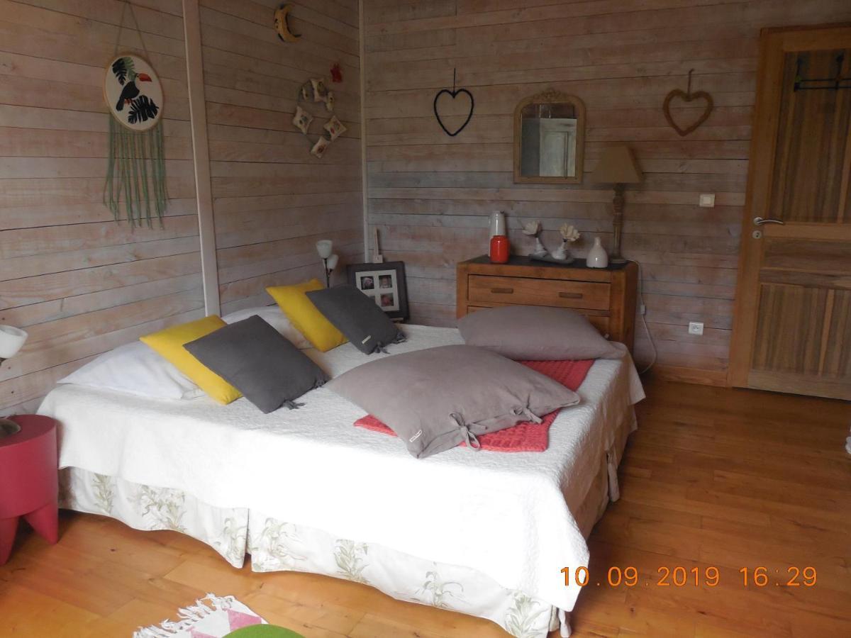La maison bleue LʼIsle-sur-la-Sorgue Extérieur photo