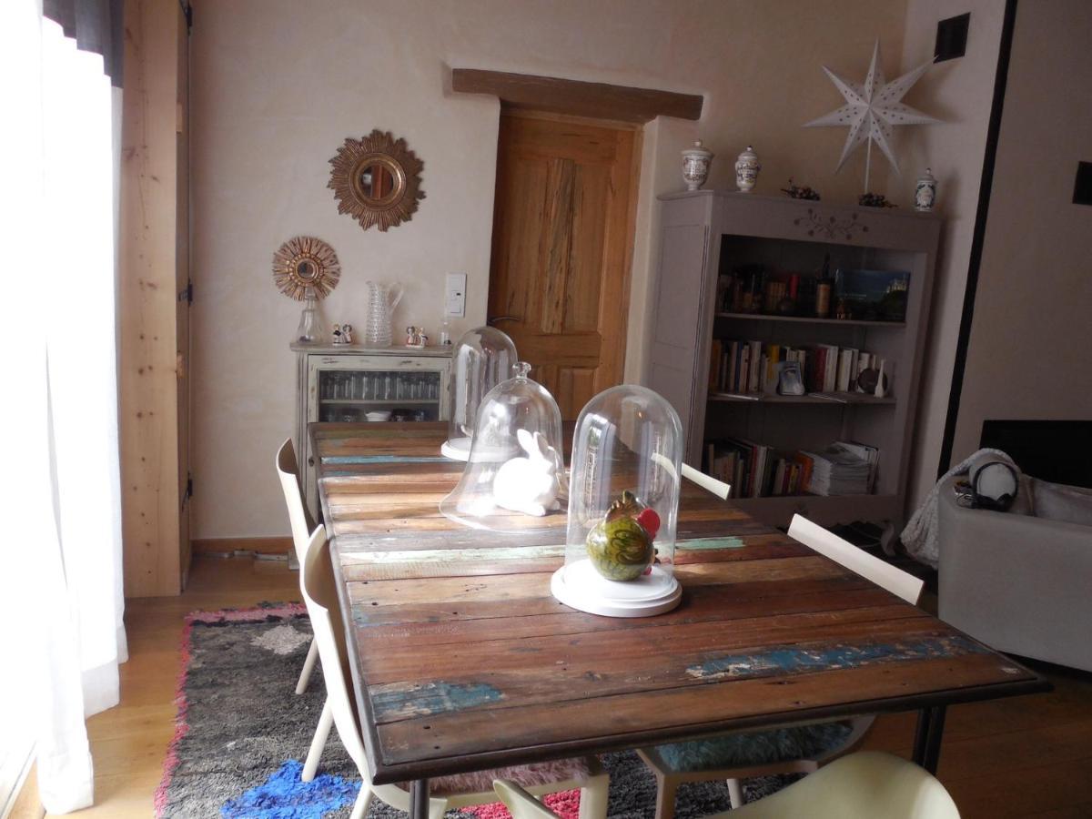 La maison bleue LʼIsle-sur-la-Sorgue Extérieur photo