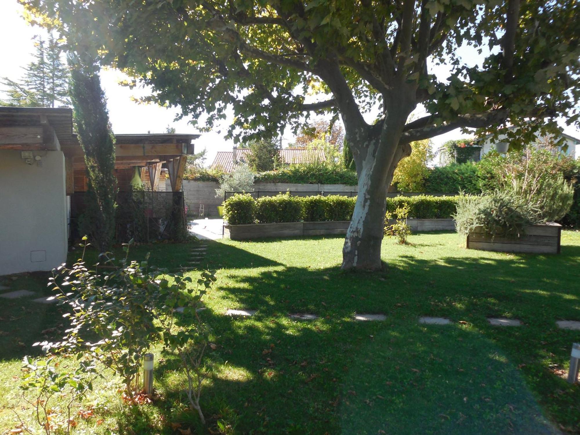 La maison bleue LʼIsle-sur-la-Sorgue Extérieur photo